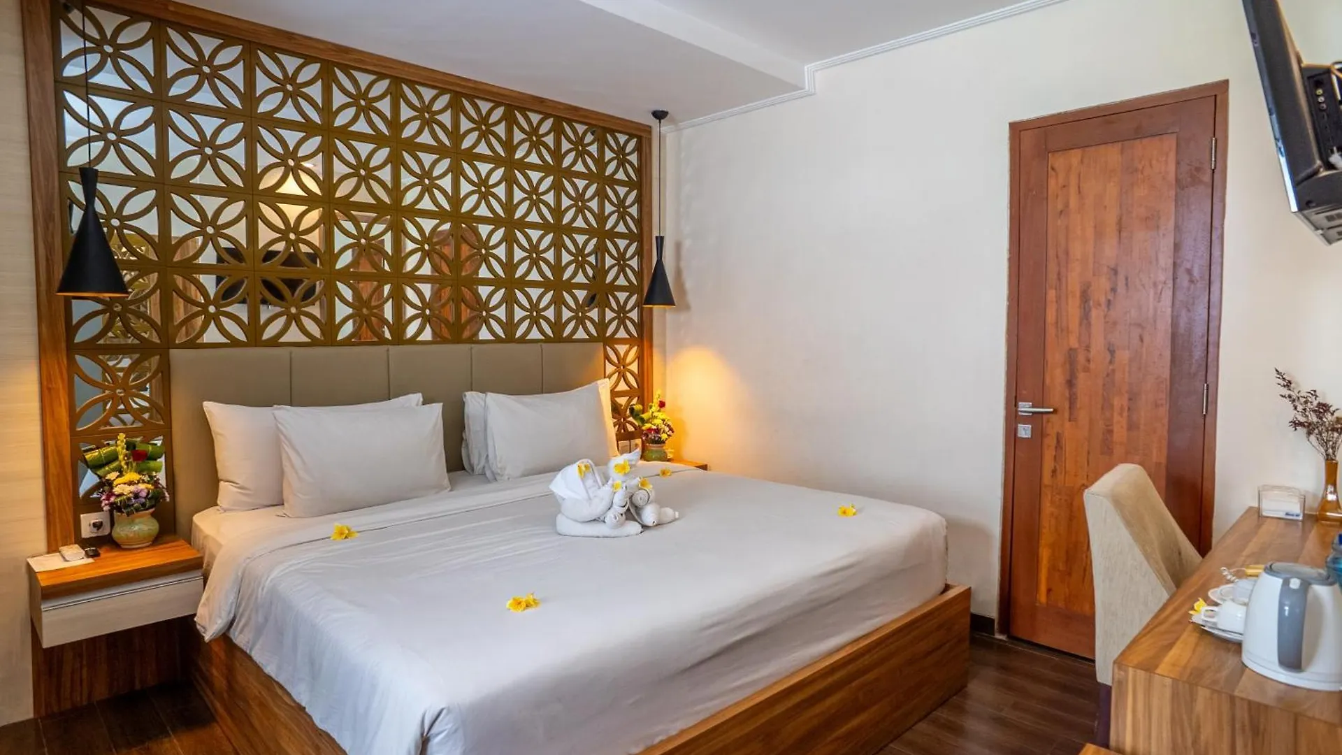Swiss-Belinn Seminyak 3*, סמיניאק